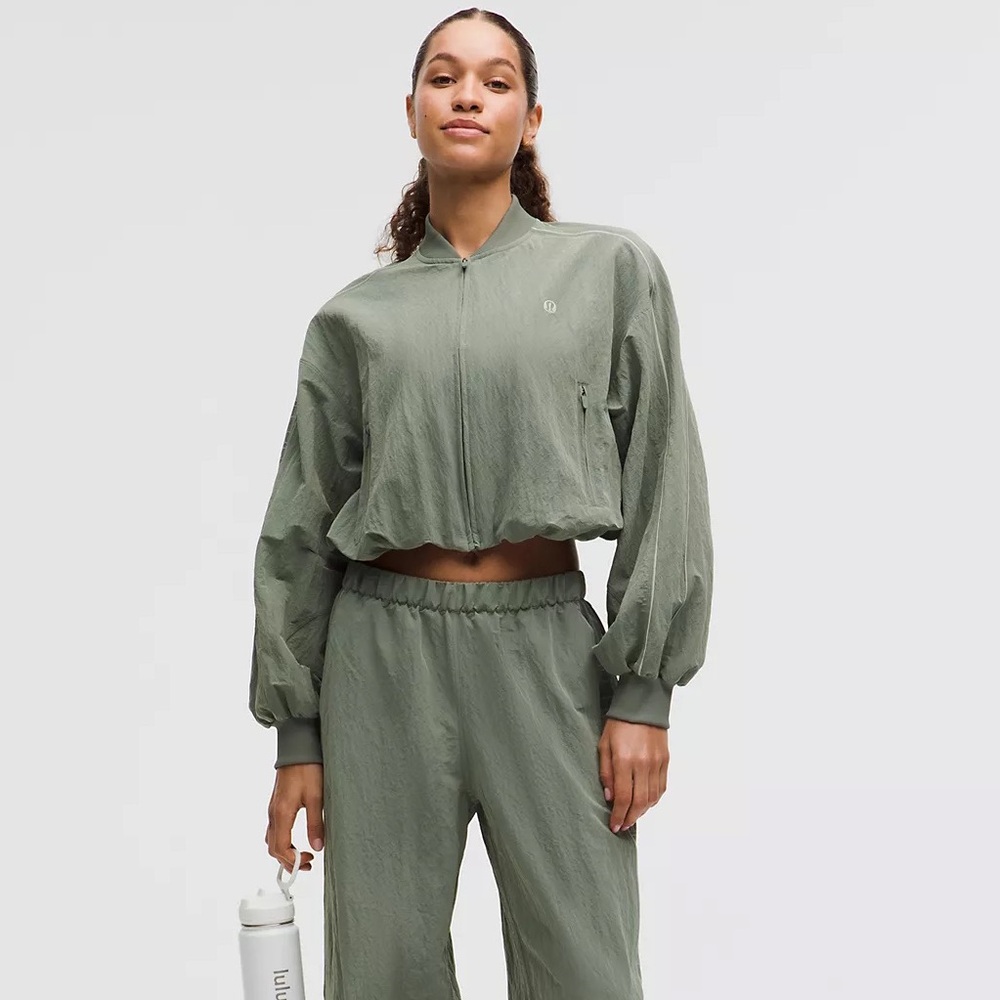 lululemon athletica Crinkle Nylon Track Jacket
Wordmark